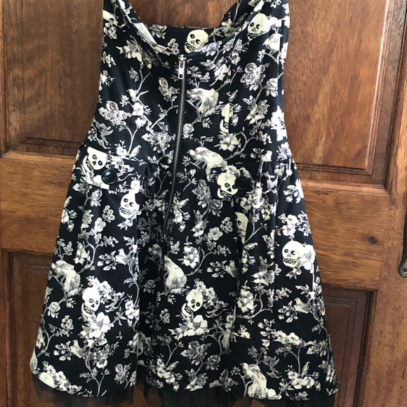 Betsey Johnson strapless petticoat dress, size 2 - Picture 2 of 6